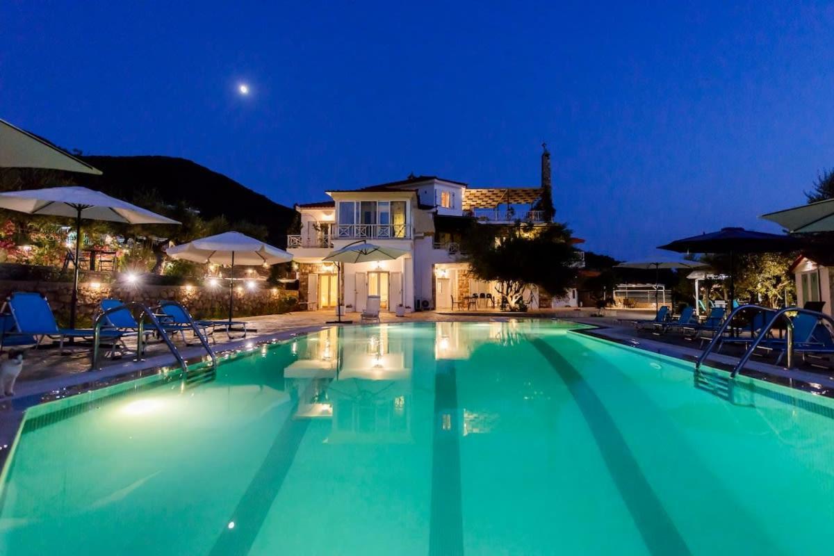 Villa Needa'S - Eros Loft With Infinity Pool Καλαμάτα Εξωτερικό φωτογραφία